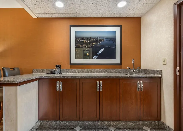 Drury Inn & Suites St. Louis Forest Park