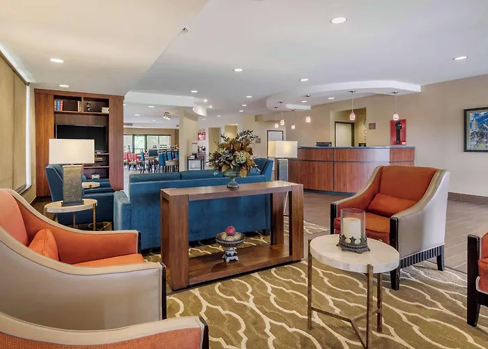 Comfort Suites Speedway - Kansas City