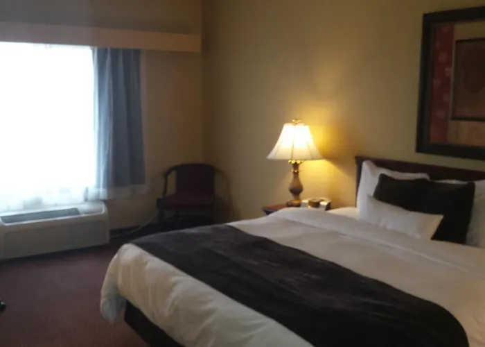 Town & Country Inn And Suites