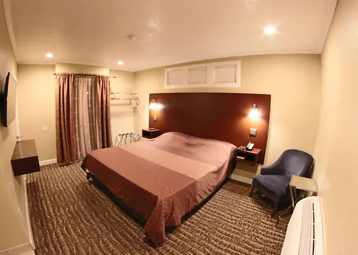 Santa Cruz Inn