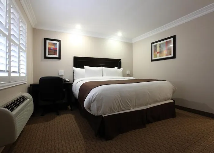 Raincross Hotel Riverside