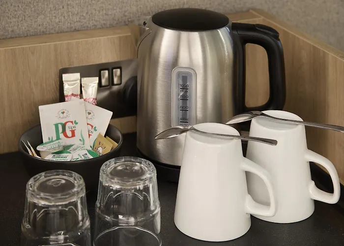 Holiday Inn Express London - Newbury Park, An Ihg Hotel