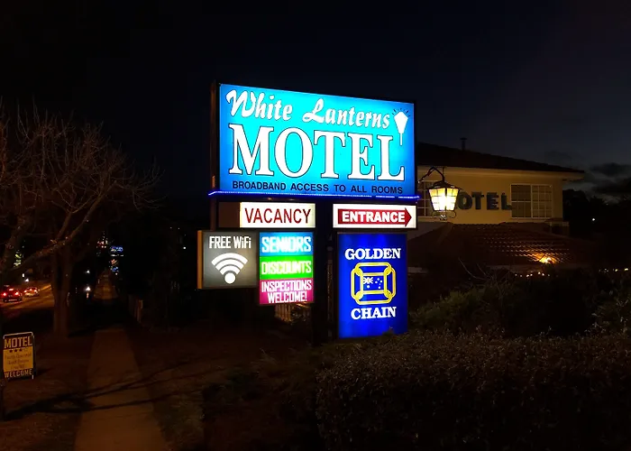 White Lanterns Motel