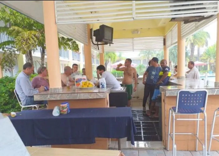 Royal Islander Hotel