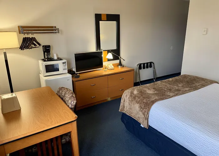 Travel Inn Watertown