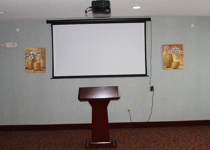 Red Roof Inn & Suites Detroit - Melvindale/Dearborn