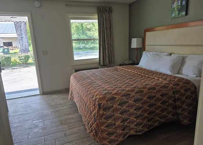 Maple Leaf Motel