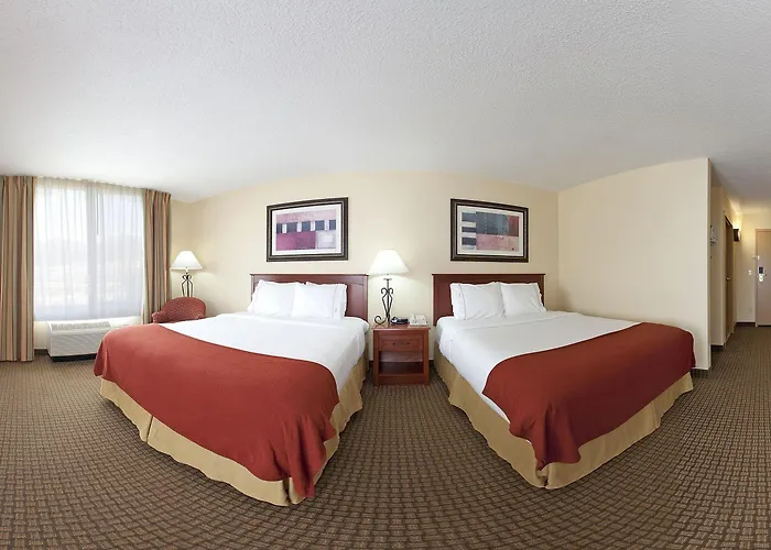 Holiday Inn Express & Suites Greenville By Ihg
