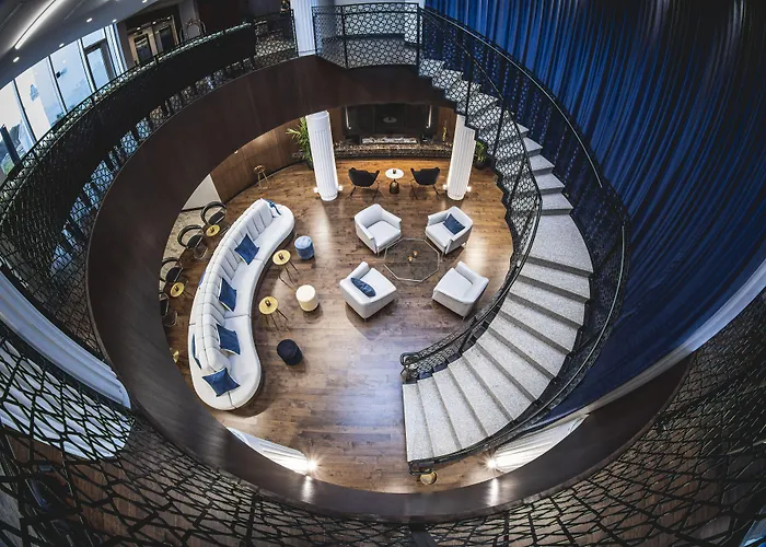 Le Capitole Hotel