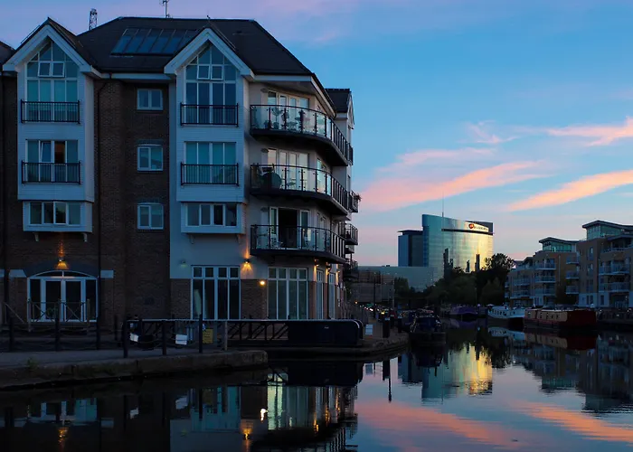 Holiday Inn London Brentford Lock By Ihg