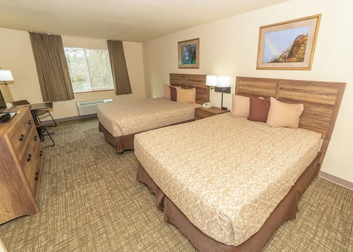 Clatskanie River Inn