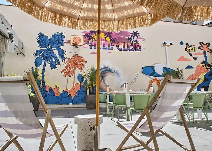 Hôtel Chromatics&Restaurant Hill Club by HappyCulture