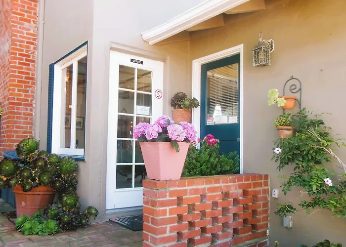 Carmel Wayfarer Inn