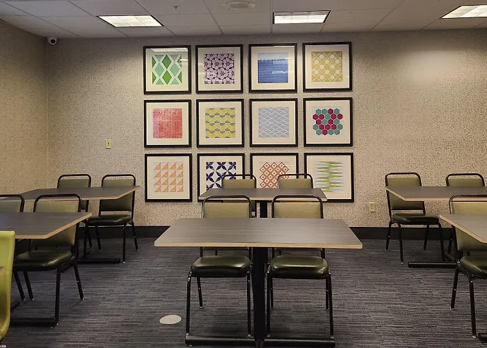 Holiday Inn Express Lordstown-Newton Falls/Warren By Ihg