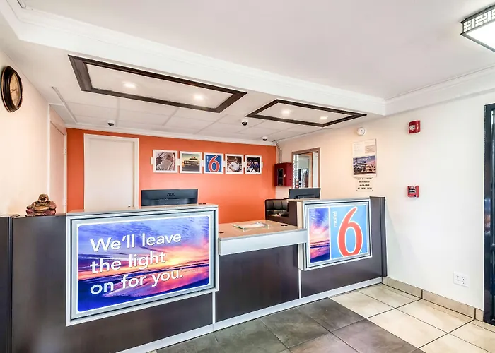Motel 6-Anniston, Al