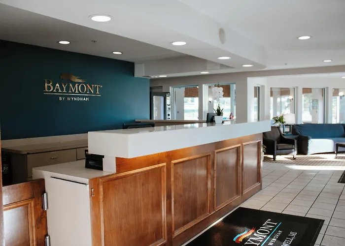 Baymont By Wyndham Howell/Brighton