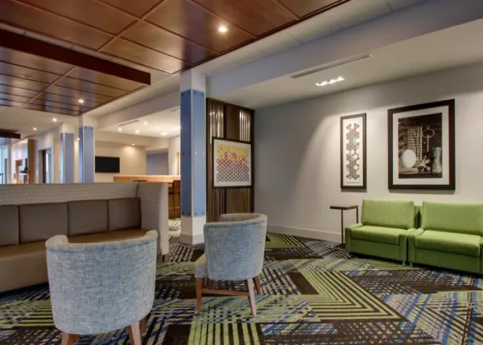 Holiday Inn Express Hotel & Suites Mount Pleasant By Ihg