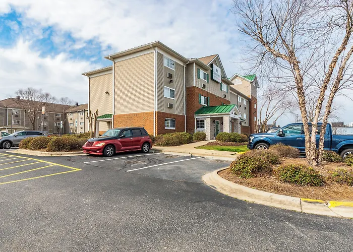 Hometowne Studios & Suites By Red Roof Charlotte - Concord