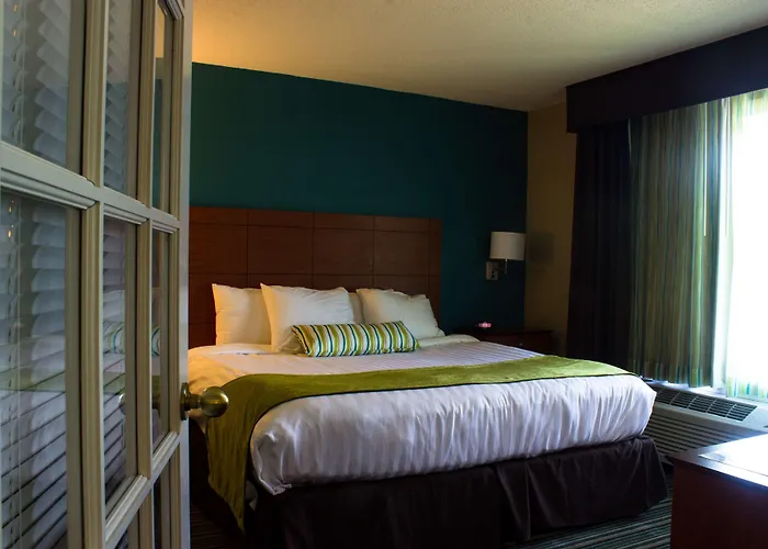 Best Western Plus Menomonie Inn & Suites