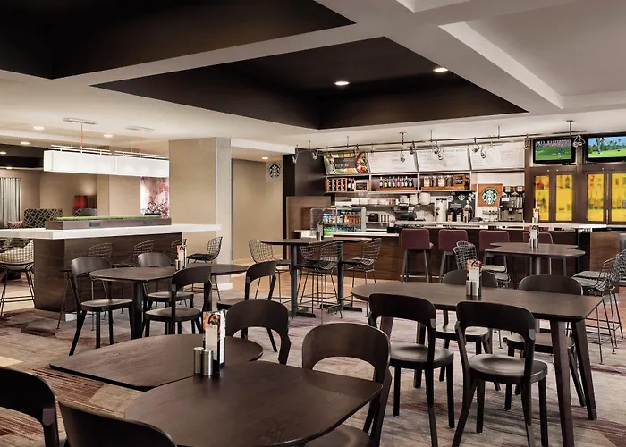 Courtyard By Marriott Topeka