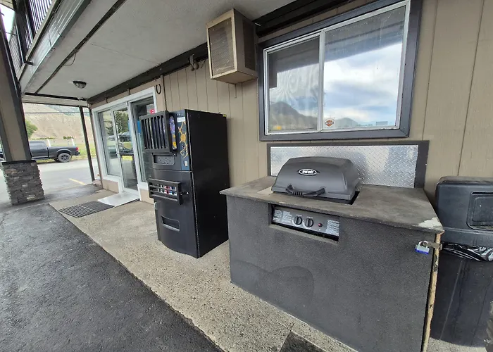 Super 8 By Wyndham Kamloops East