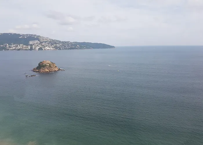 HS HOTSSON Hotel Acapulco