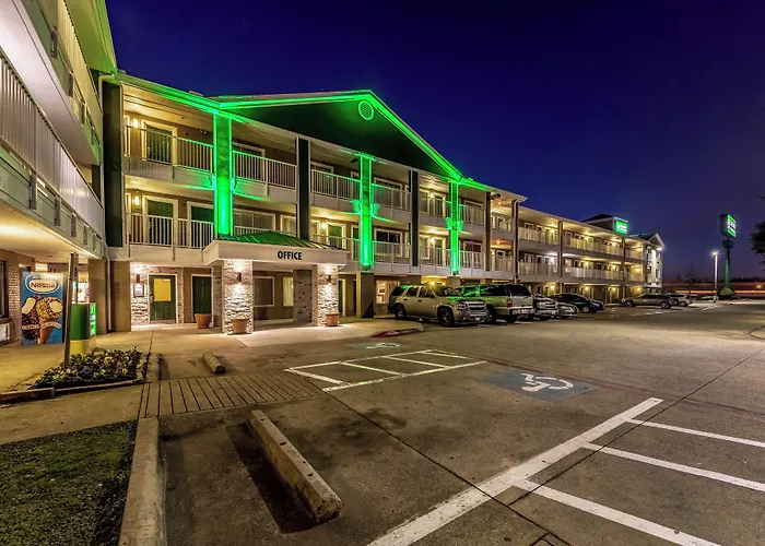 Hometowne Studios By Red Roof Dallas - Mesquite