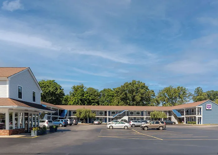 Knights Inn North Attleboro