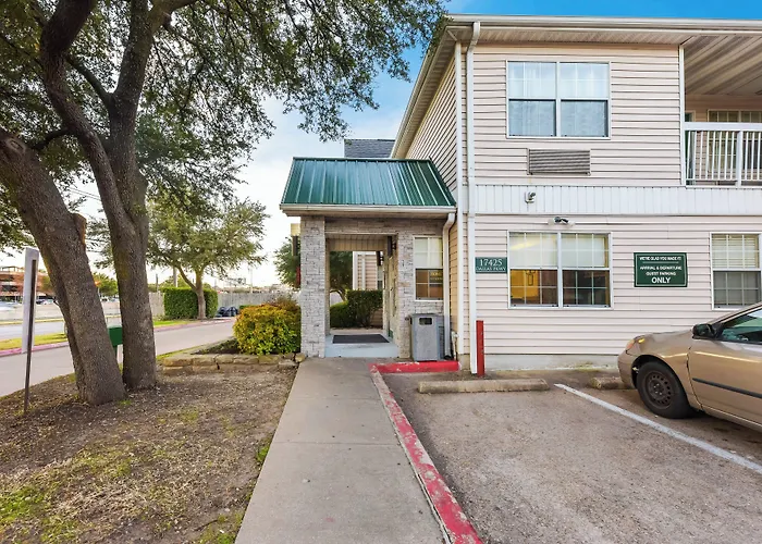 Hometowne Studios By Red Roof Dallas - North Addison - Tollway