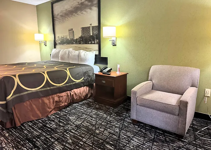 Super 8 By Wyndham Hattiesburg North - University Area