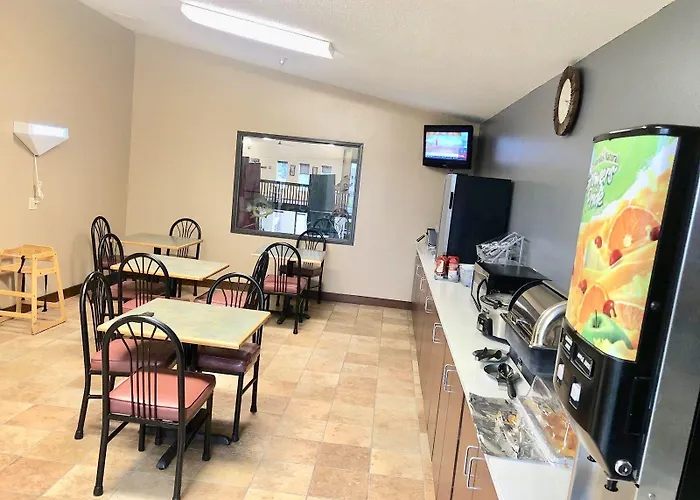 Super 8 By Wyndham Huron