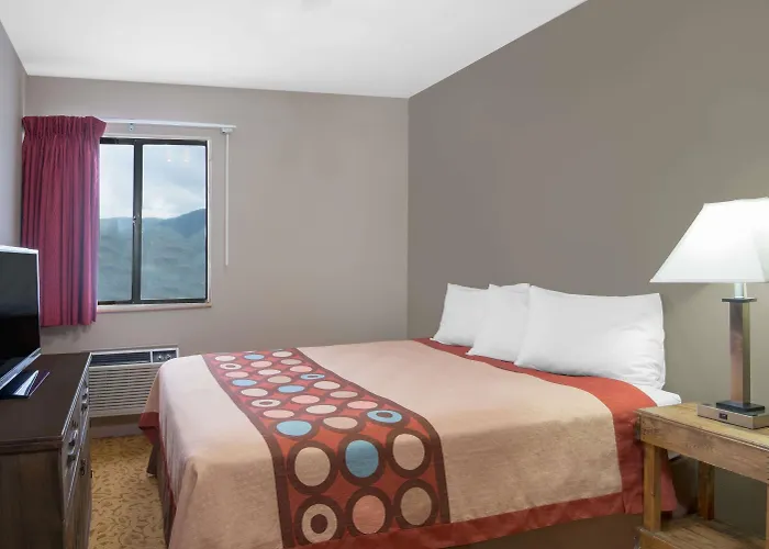 Super 8 By Wyndham Taos