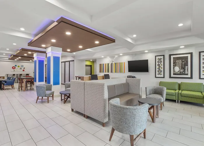 Holiday Inn Express & Suites Tacoma By Ihg