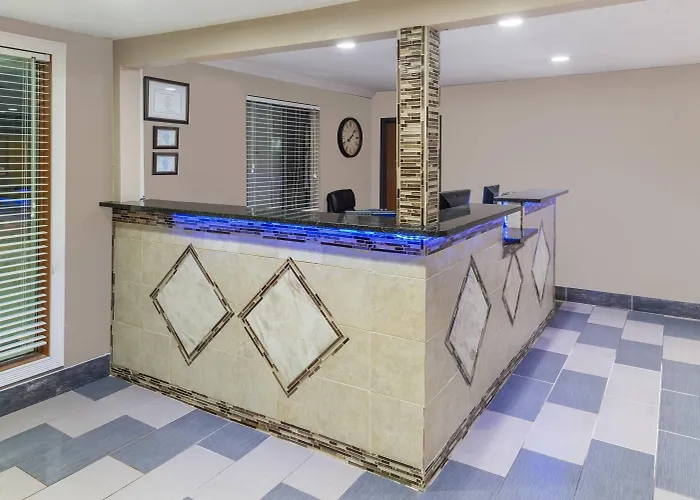 Super 8 By Wyndham Okawville