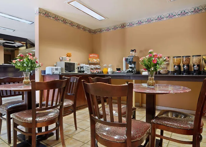 Microtel Inn And Suites Clarksville