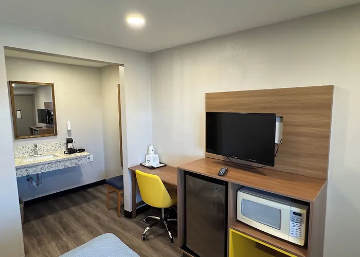 Days Inn By Wyndham Barstow