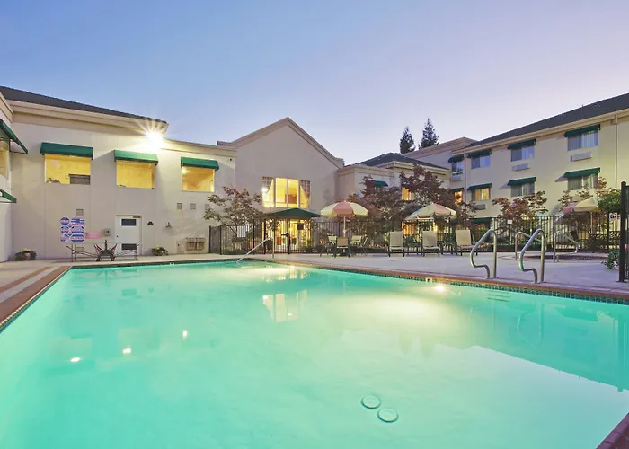 Holiday Inn Auburn By Ihg