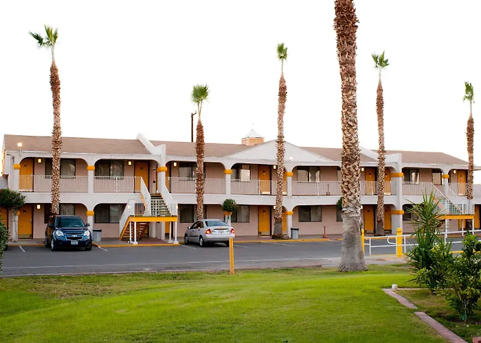 Emerald Inn & Lounge