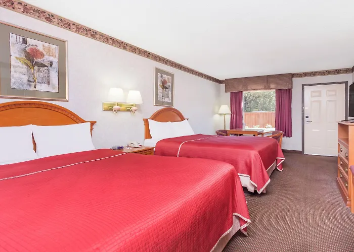 Regency Inn & Suites-Hamilton Place