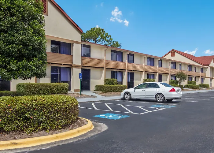 Red Roof Inn & Suites Brunswick I-95
