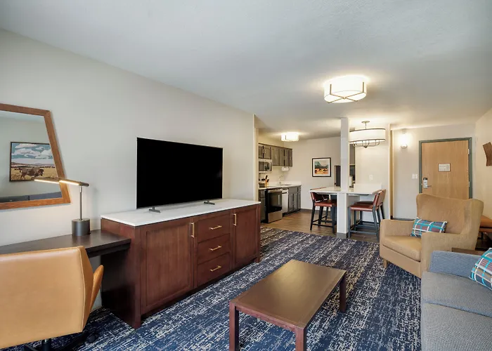 Gray Wolf Inn & Suites