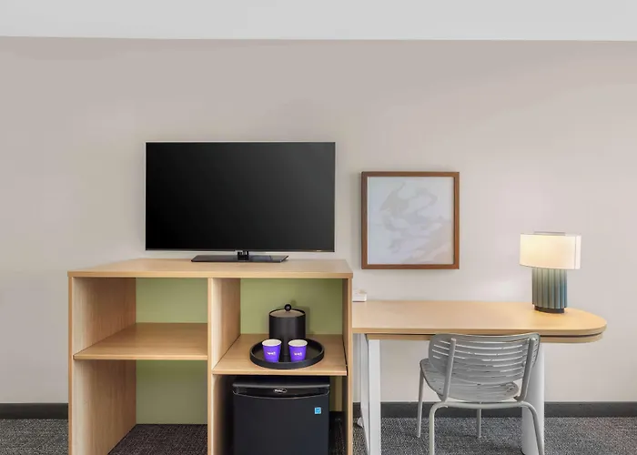 Spark By Hilton Bakersfield Central