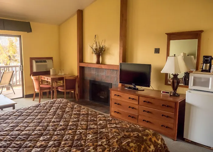 Western Holiday Lodge