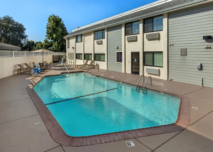 Best Western Town & Country Lodge