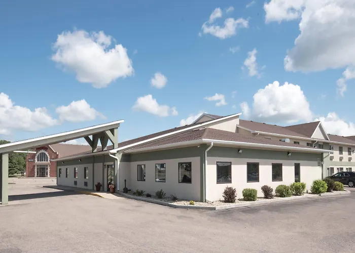 Days Inn By Wyndham Watertown
