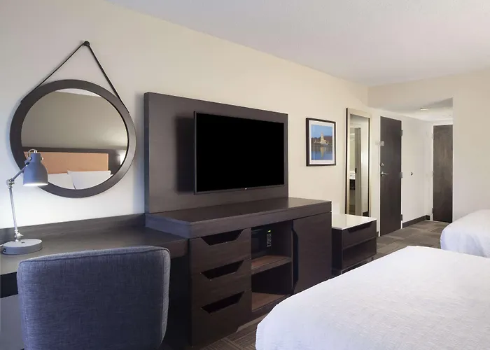 Hampton Inn Charleston-Southridge