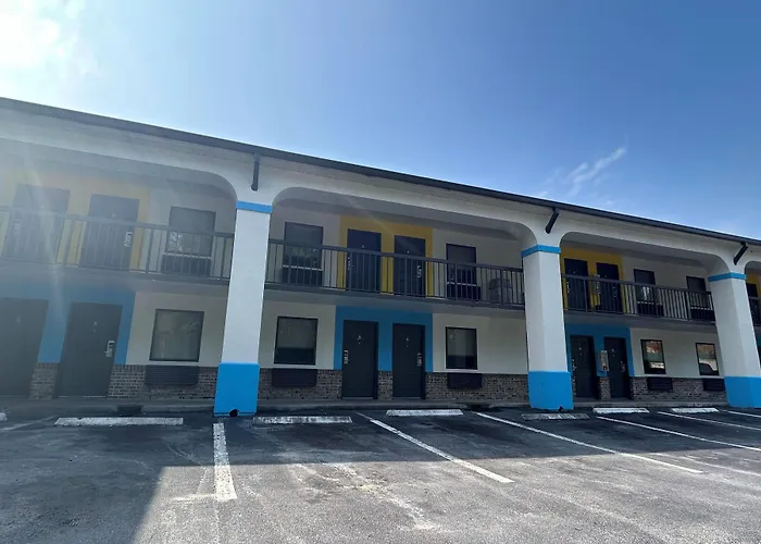 Days Inn & Suites By Wyndham Columbia Airport