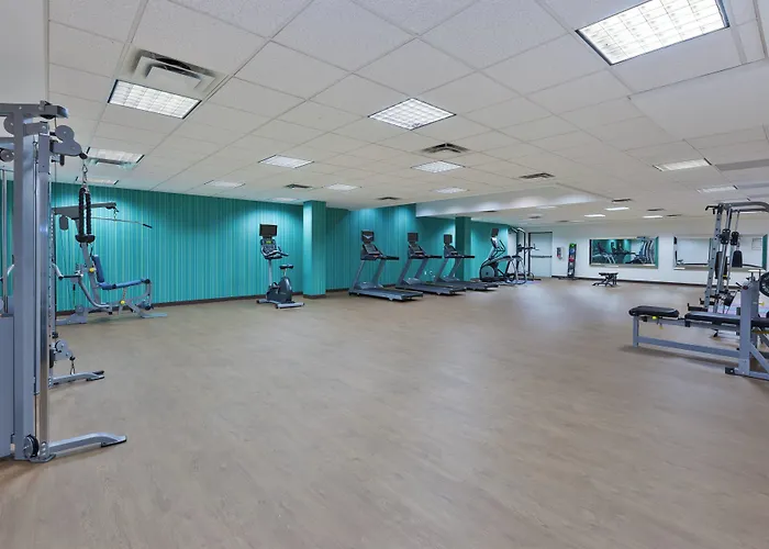 Holiday Inn Express Winnipeg Airport - Polo Park By Ihg