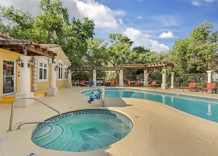 Best Western Plus Greenwell Inn