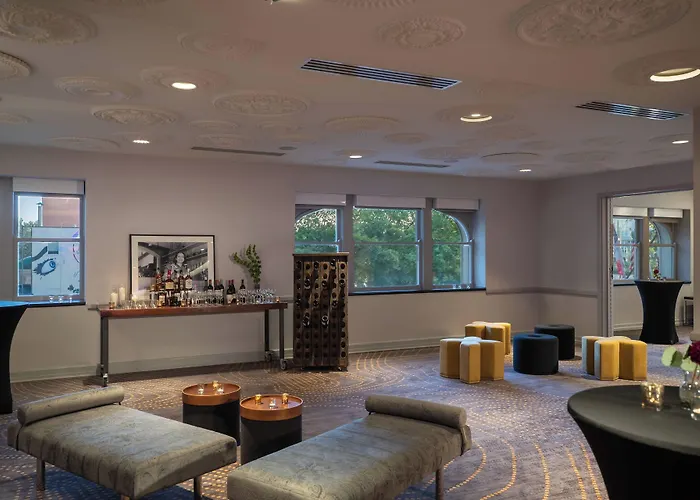 Renaissance Des Moines Savery Hotel